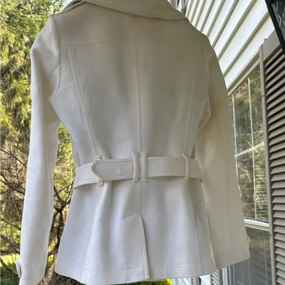 NWT Women's Burberry White Double-Breasted Coat